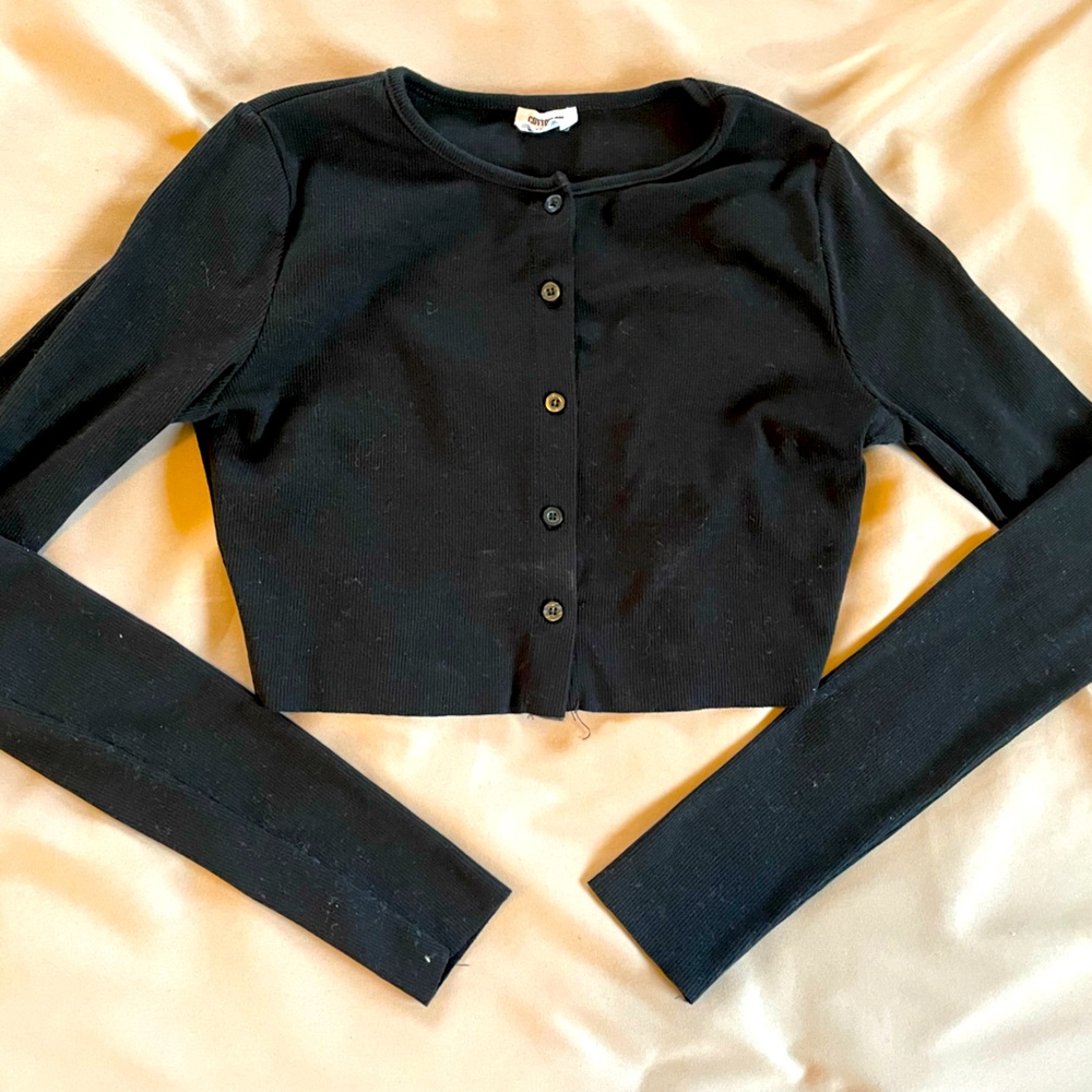 Cotton On, cropped black button long sleeve